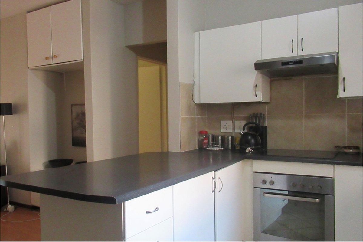 Ground Floor 2-Bed Northwold: Modern and Secure - Photo 3