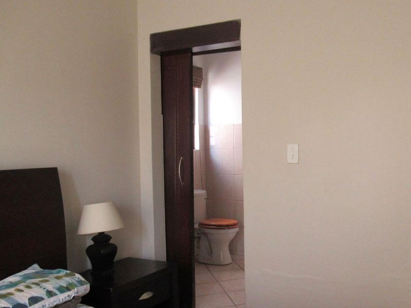 Ground Floor 2-Bed Northwold: Modern and Secure - Photo 5