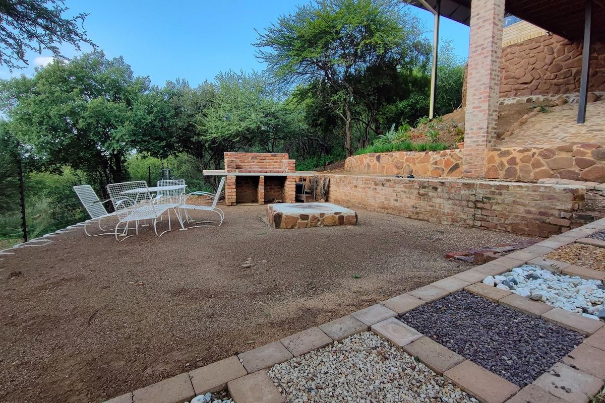Beautiful 3 Bed House in Private Game Estate with Panoramic Views - Photo 5
