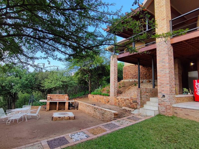 Beautiful 3 Bed House in Private Game Estate with Panoramic Views - Photo 4