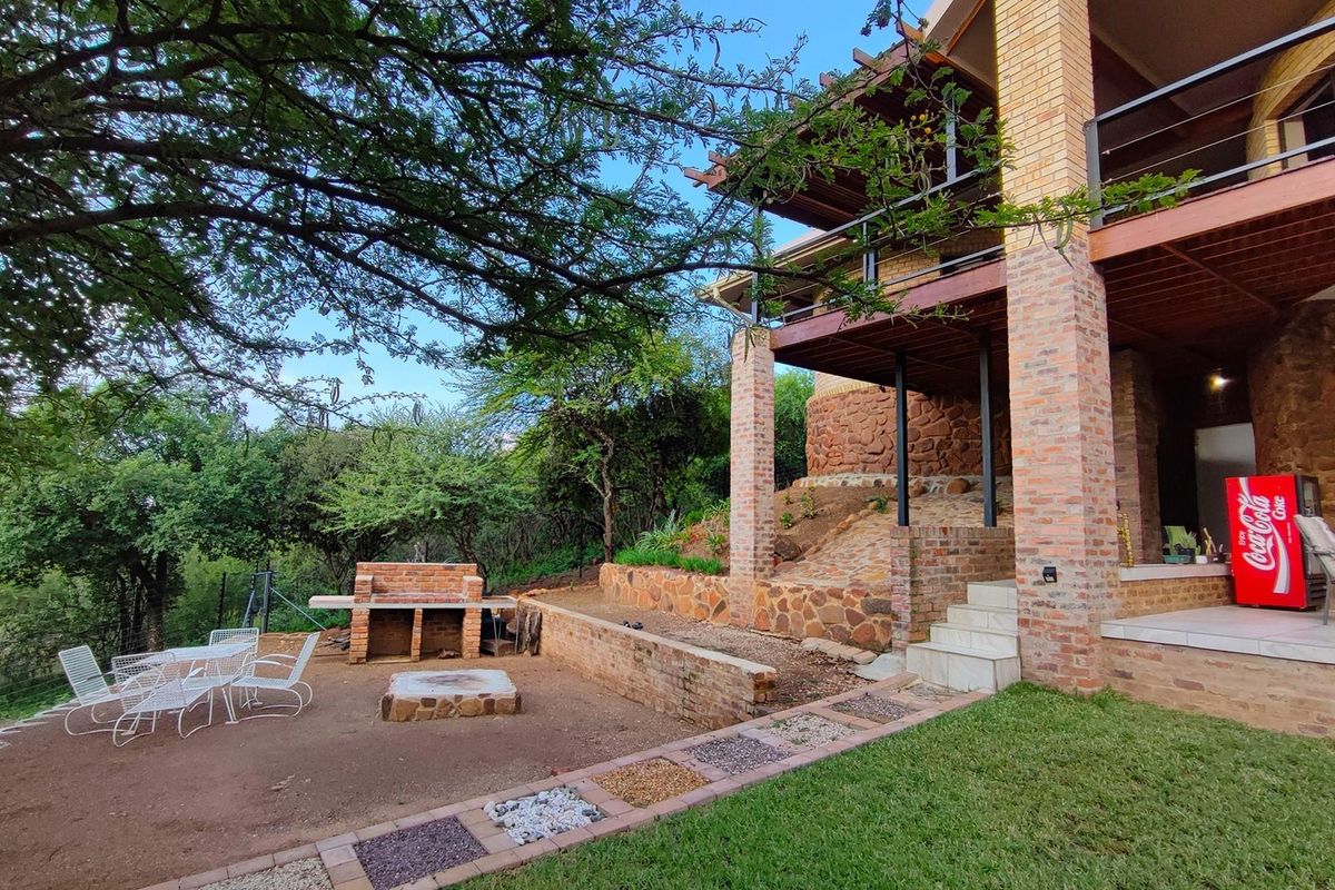 Beautiful 3 Bed House in Private Game Estate with Panoramic Views - Photo 4