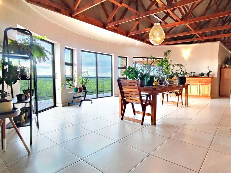 Beautiful 3 Bed House in Private Game Estate with Panoramic Views - Photo 7