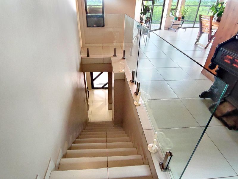 Beautiful 3 Bed House in Private Game Estate with Panoramic Views - Photo 6