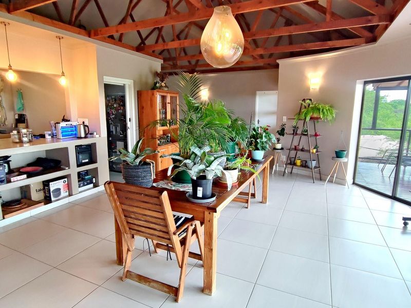 Beautiful 3 Bed House in Private Game Estate with Panoramic Views - Photo 8