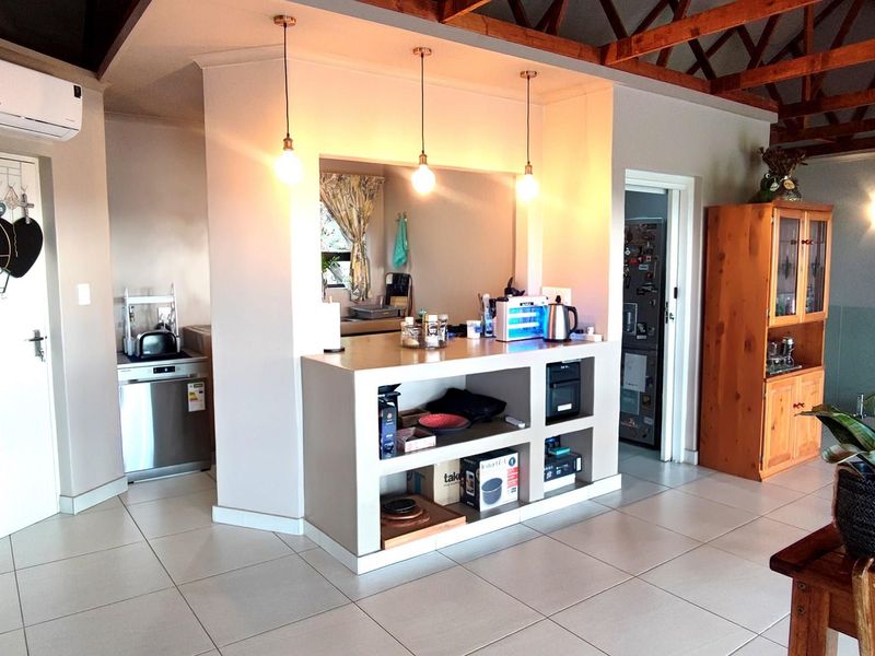 Beautiful 3 Bed House in Private Game Estate with Panoramic Views - Photo 10