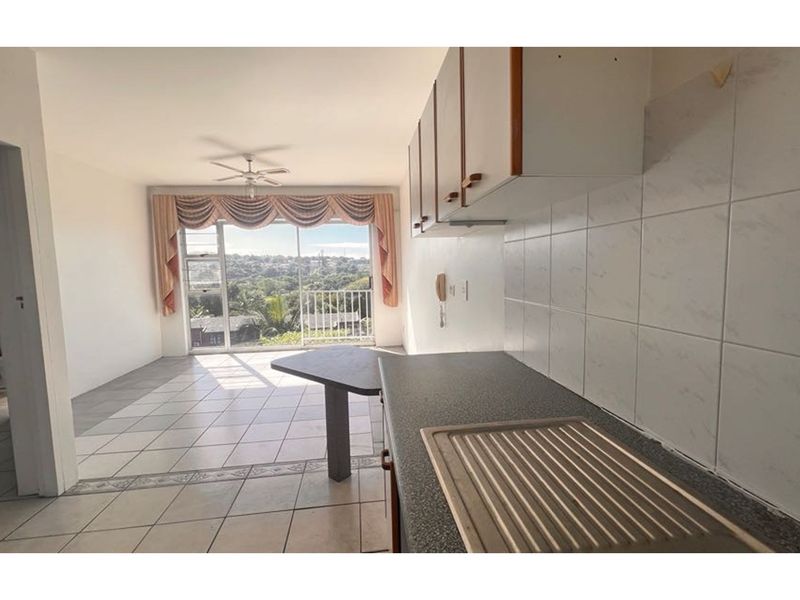 Cozy 1 Bedroom Flat in Prime Amanzimtoti Location - Photo 9