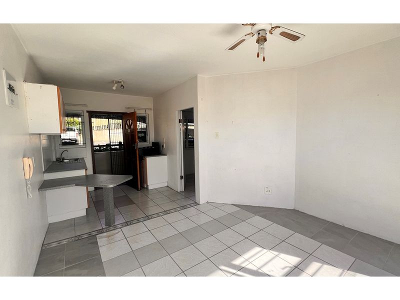 Cozy 1 Bedroom Flat in Prime Amanzimtoti Location - Photo 7