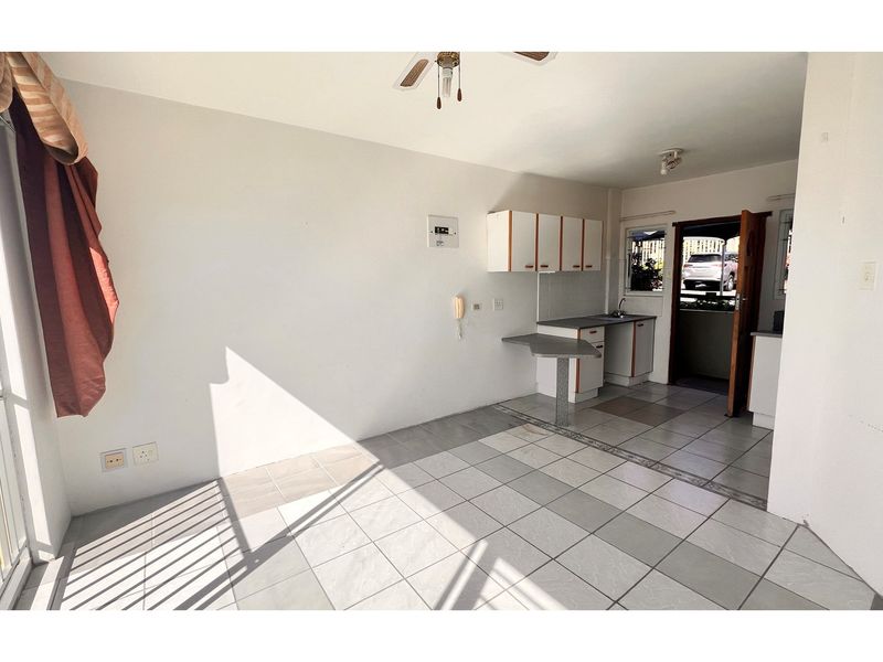 Cozy 1 Bedroom Flat in Prime Amanzimtoti Location - Photo 6