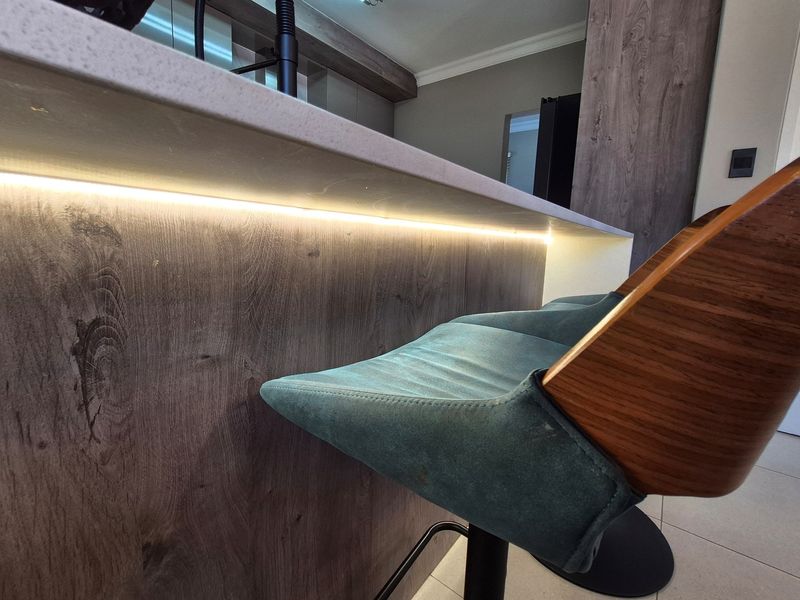 Exquisite 3-Bedroom, 2.5-Bathroom Double-Storey Unit in the Prestigious Dukes Gate Estate - Photo 9