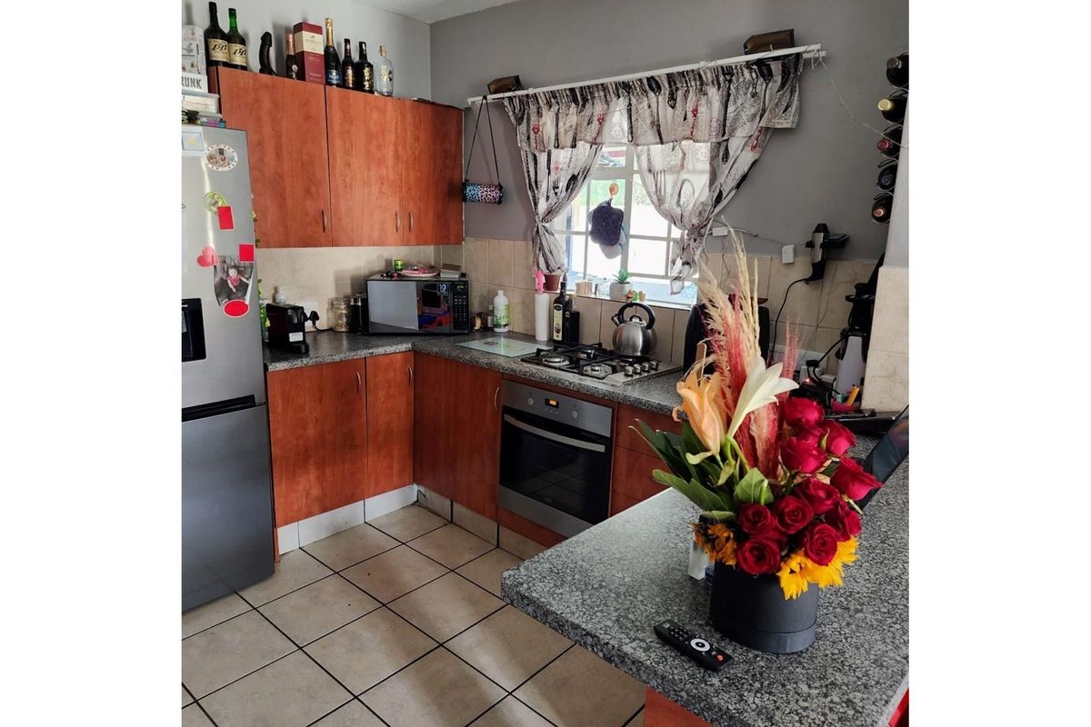 Charming 2-Bedroom Duplex in Prime Brakpan North Location - Sole Mandate - Photo 4