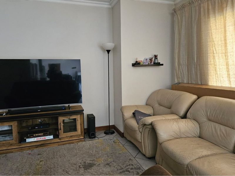 Classic Family Home Charm With Designer Style And Luxury - Photo 5