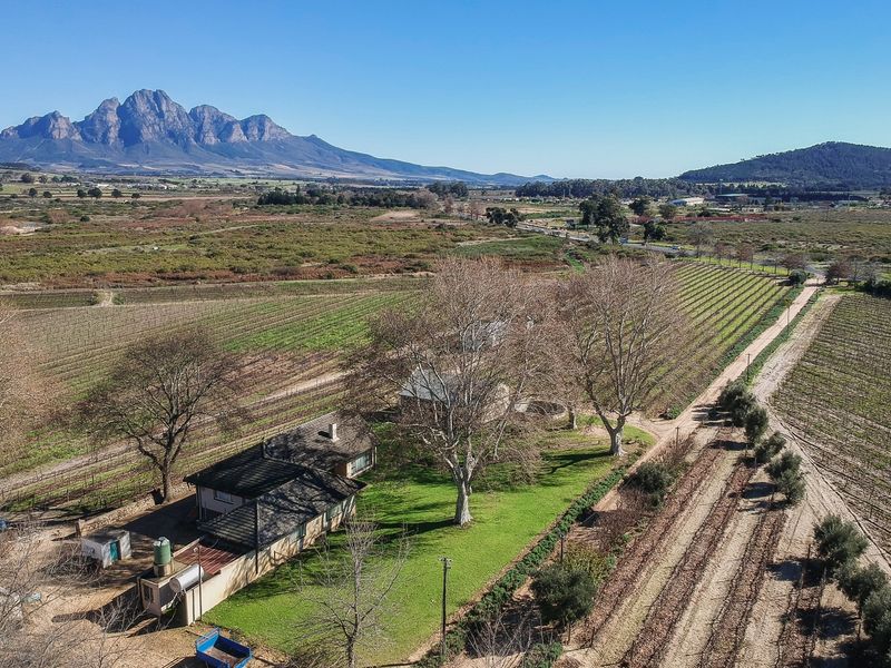 Prime Location With Exceptional Views “Franschhoek Valley” - Photo 2