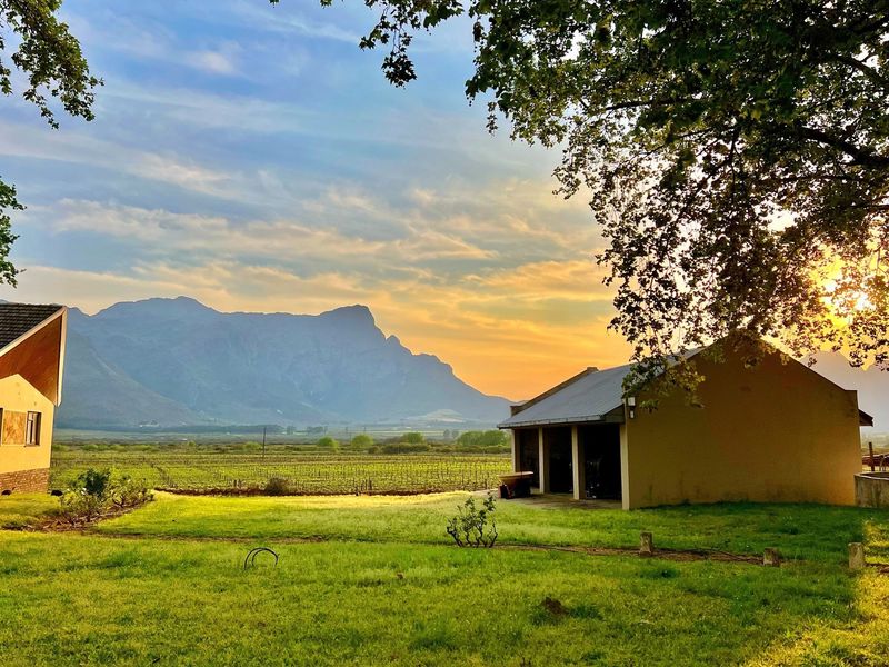 Prime Location With Exceptional Views “Franschhoek Valley” - Photo 5