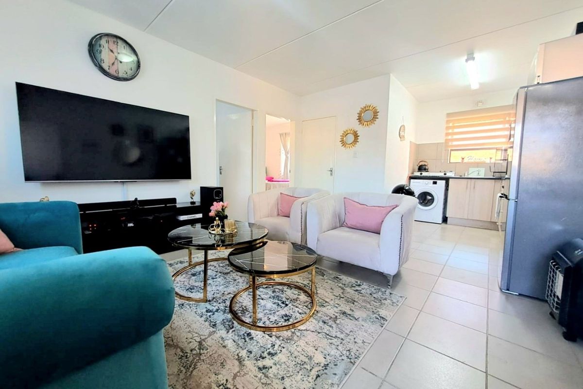 Modern 2-Bedroom Apartment in The Pines Security Complex - Photo 2