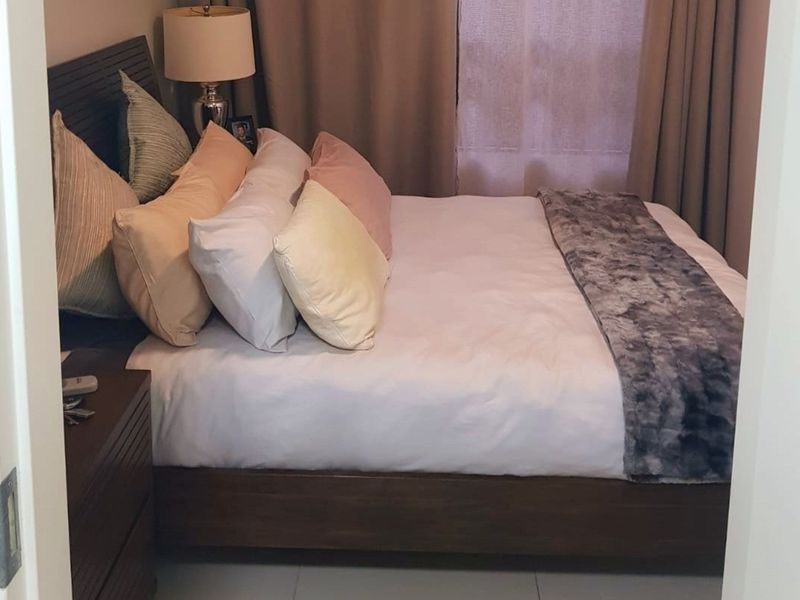 Luxury 2-Bed, 2-Bath in Sandton Central - Photo 4