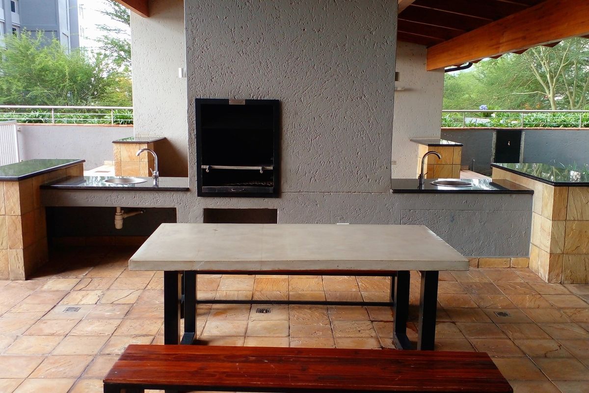 Luxury 2-Bed, 2-Bath in Sandton Central - Photo 2