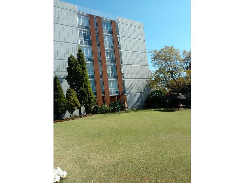 "Luxurious 2-Bedroom Apartment in La Montage - Photo 4