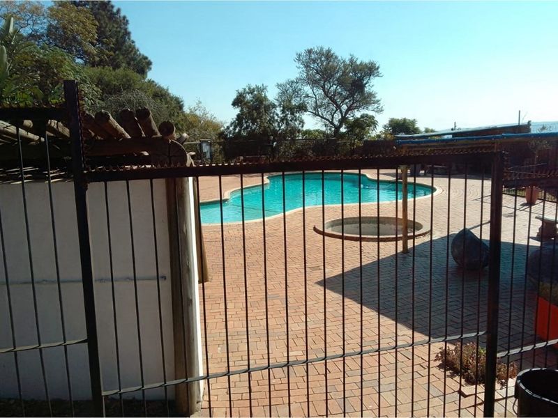 "Luxurious 2-Bedroom Apartment in La Montage - Photo 5