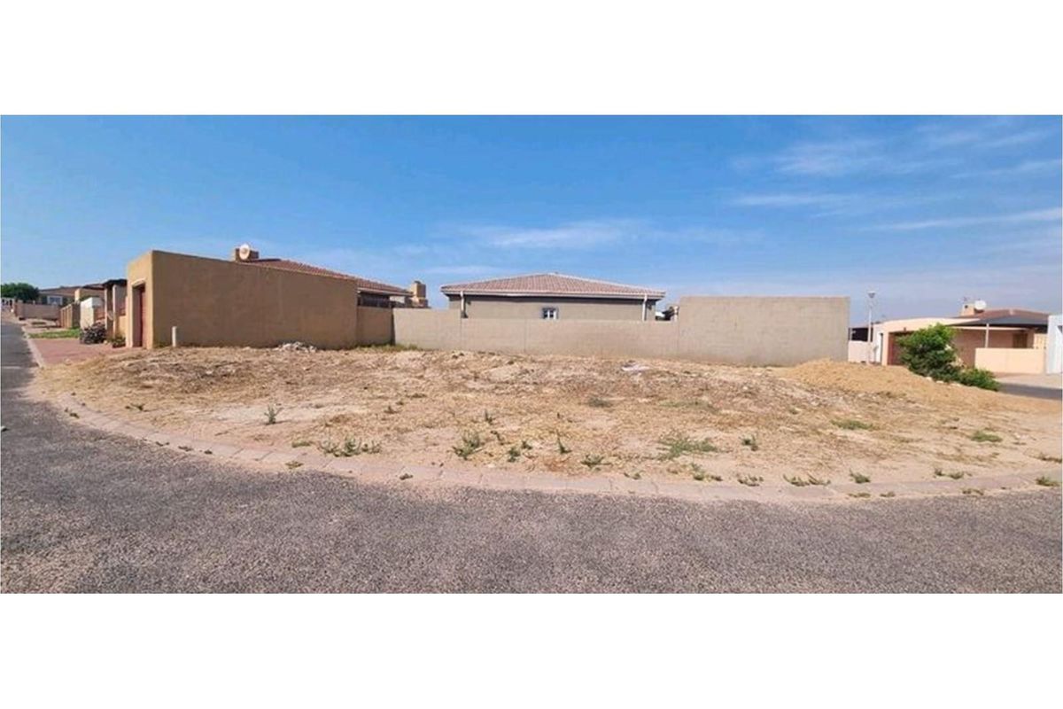 240 sqm plot in an access controlled complex ,  Bluewater Bay , in Saldanha - Photo 5