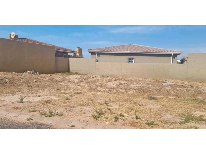 240 sqm plot in an access controlled complex ,  Bluewater Bay , in Saldanha - Photo 2
