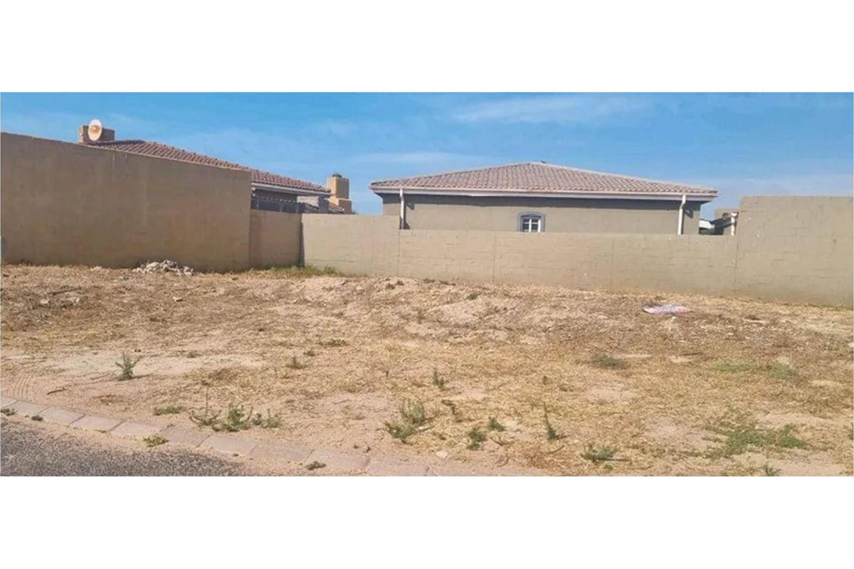 240 sqm plot in an access controlled complex ,  Bluewater Bay , in Saldanha - Photo 2