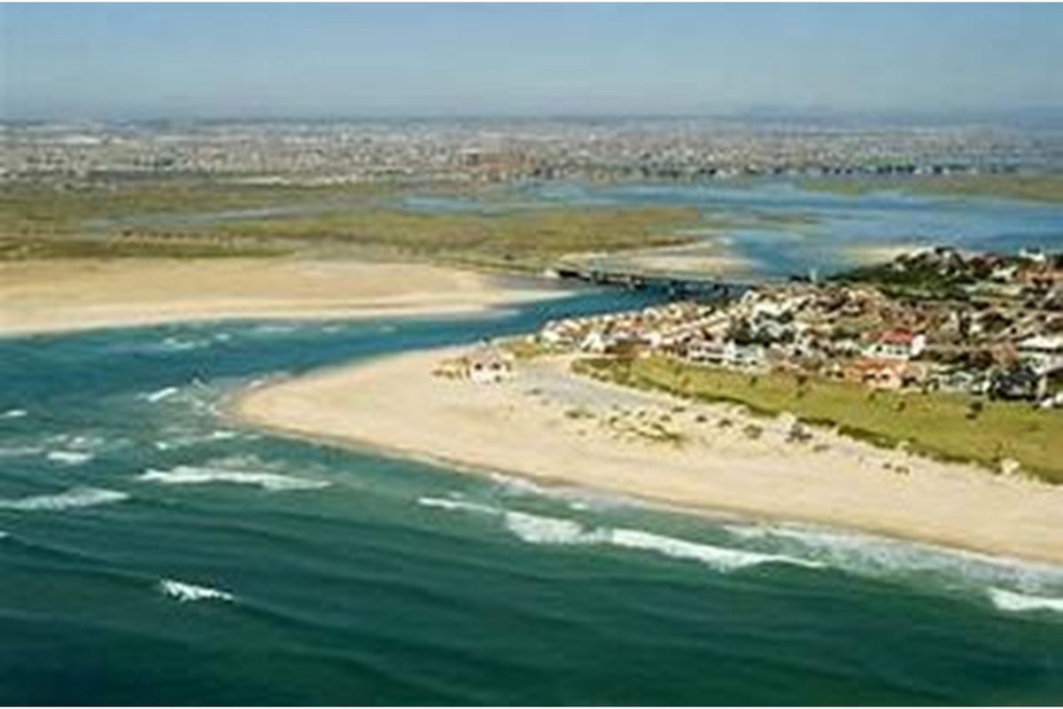 240 sqm plot in an access controlled complex ,  Bluewater Bay , in Saldanha - Photo 4