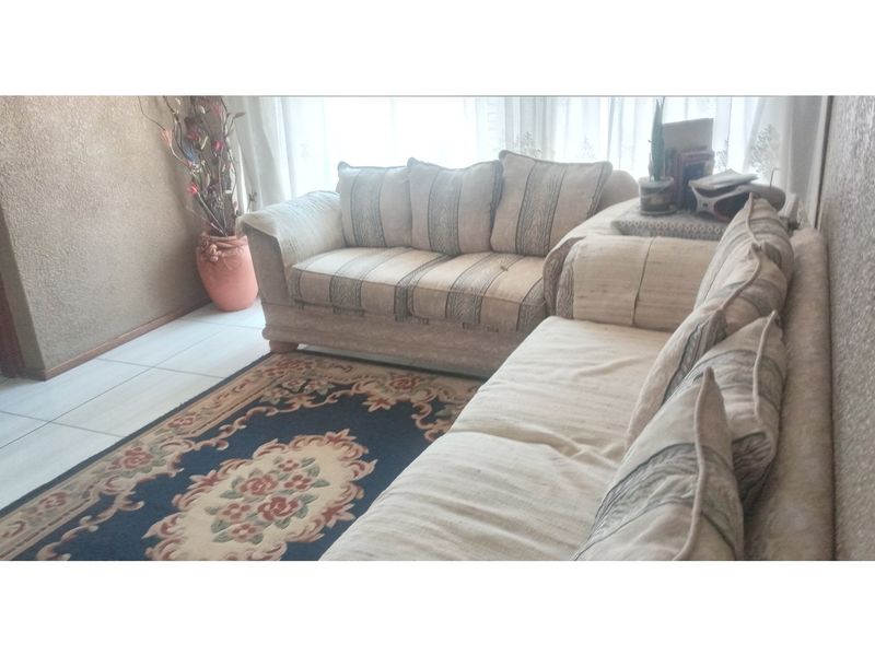 BEAUTIFUL PROPERTY FOR SALE SESHEGO ZONE D - Photo 8