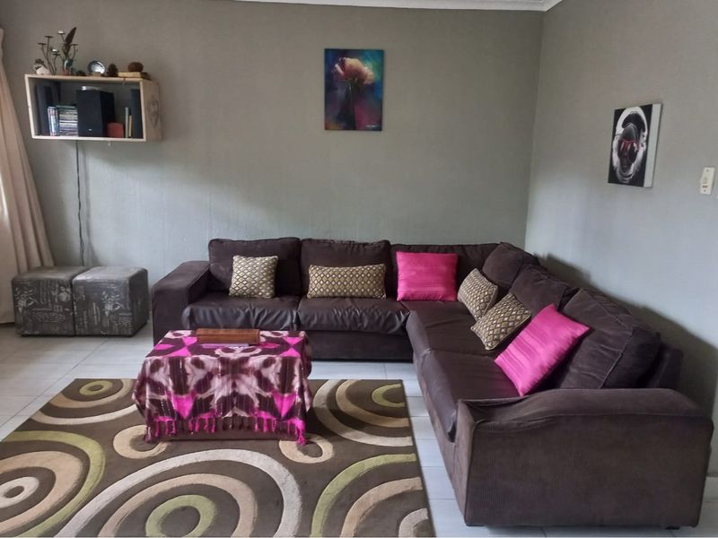 Chic 2-Bed Flat in Prime White River Location - Photo 10