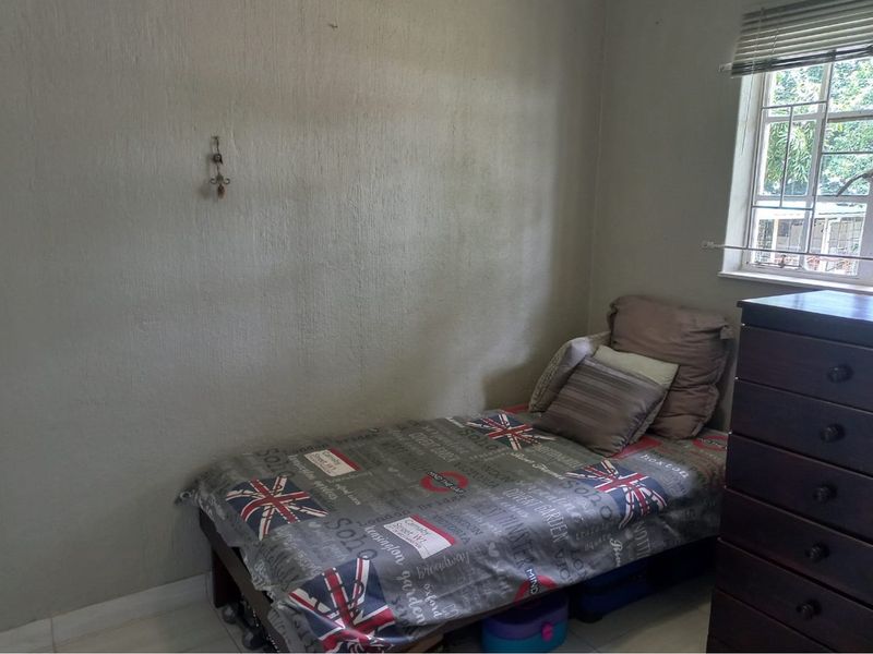 Chic 2-Bed Flat in Prime White River Location - Photo 9