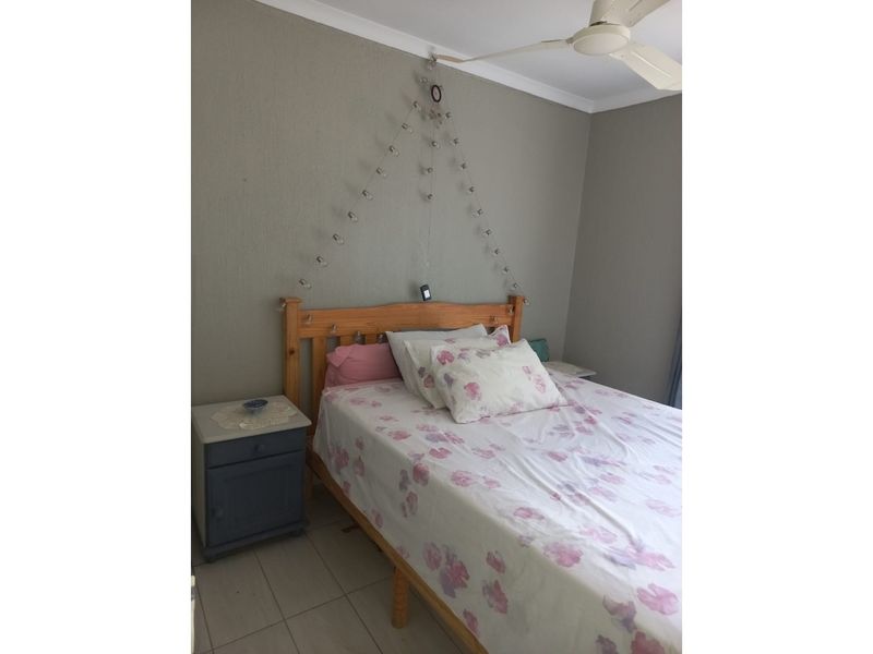 Chic 2-Bed Flat in Prime White River Location - Photo 4