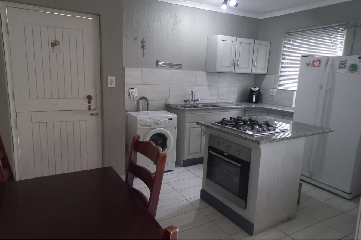 Chic 2-Bed Flat in Prime White River Location - Photo 2