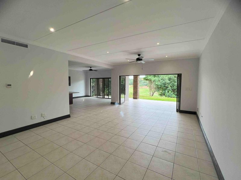 4 Bedroom Townhouse overlooking Zimbali Golf Course - Photo 10