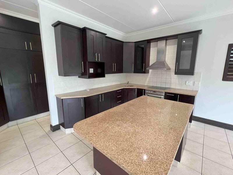 4 Bedroom Townhouse overlooking Zimbali Golf Course - Photo 4