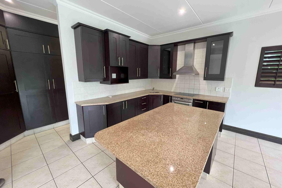4 Bedroom Townhouse overlooking Zimbali Golf Course - Photo 4