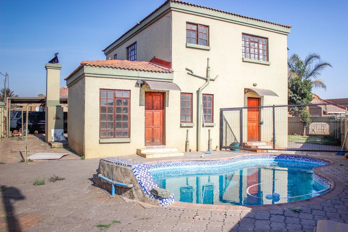 Unlock the Potential: Transform This Spacious Mineralia Gem into Your Dream Home! - Photo 5