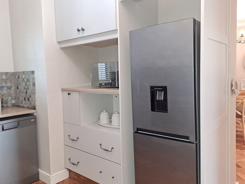 Modern Apartment for sale in Summerstrand - Photo 10