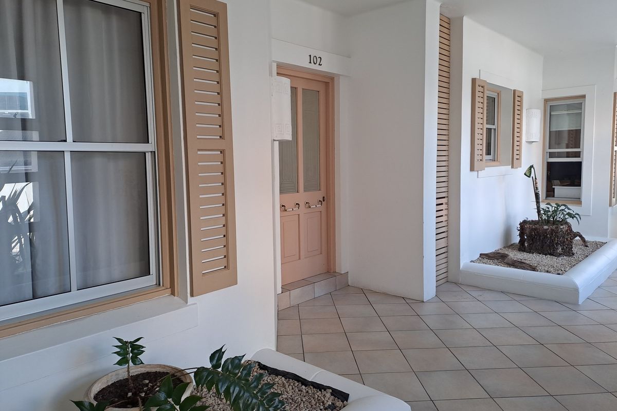 Modern Apartment for sale in Summerstrand - Photo 4