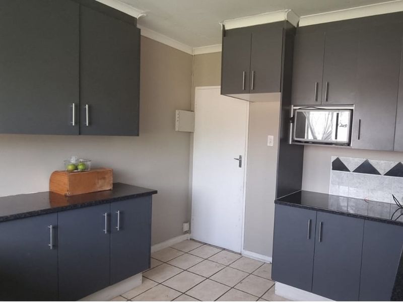 With a touch of TLC, potential family starter home. - Photo 9