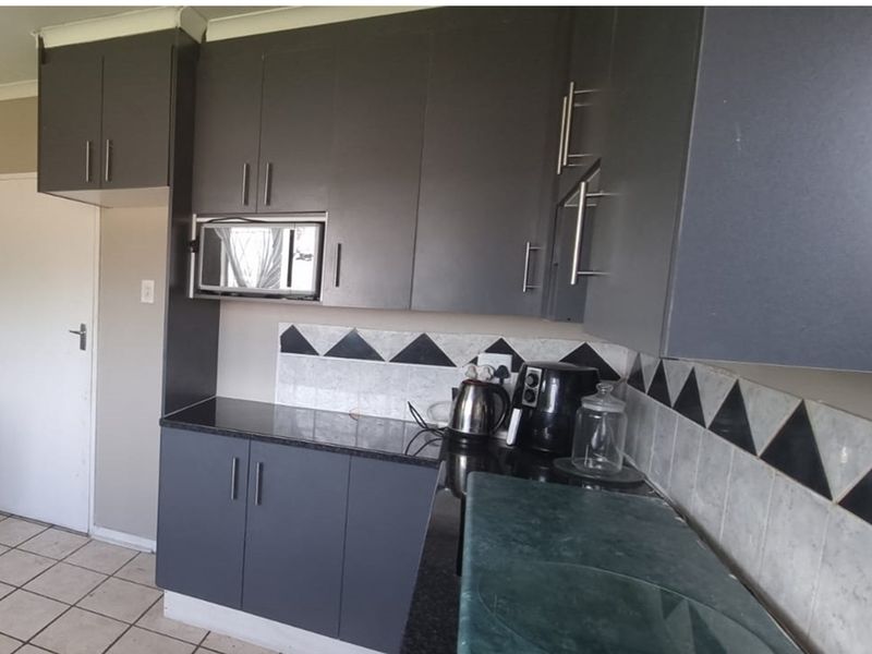 With a touch of TLC, potential family starter home. - Photo 6