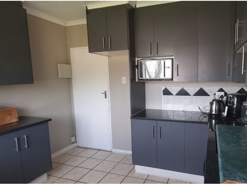 With a touch of TLC, potential family starter home. - Photo 10