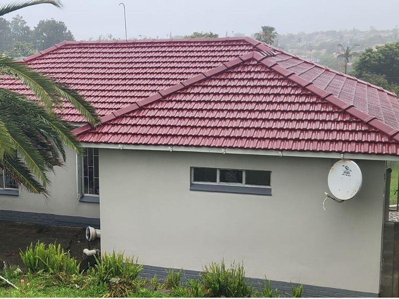 With a touch of TLC, potential family starter home. - Photo 2