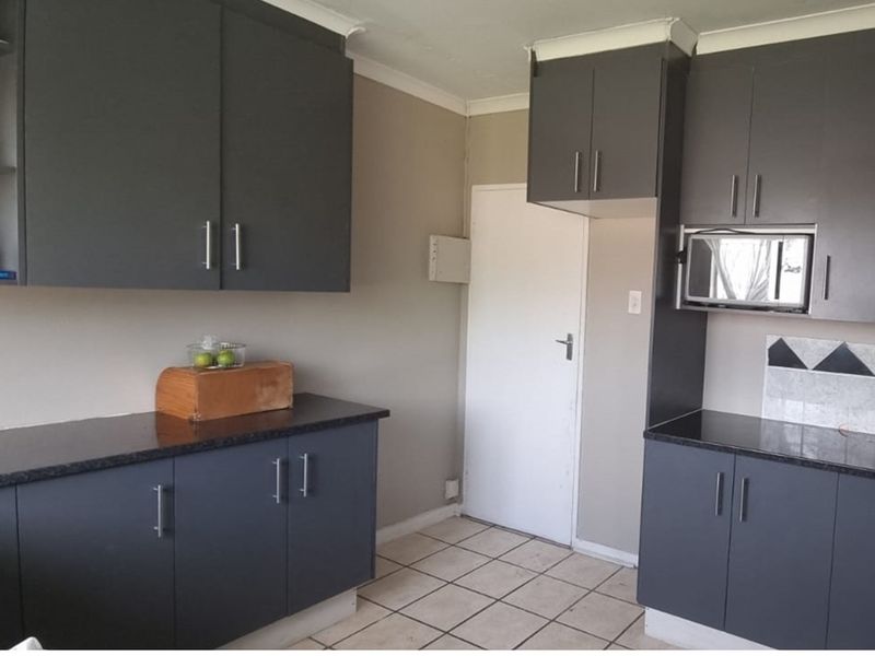 With a touch of TLC, potential family starter home. - Photo 5