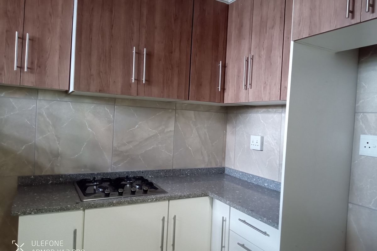 Stunning apartment not to be missed - Photo 5