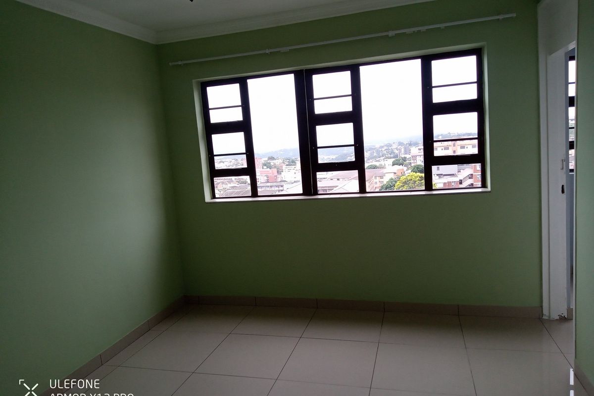 Stunning apartment not to be missed - Photo 2