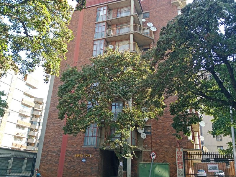 An Affordable Stunning Investment 1.5-Bedroom Apartment in Berea Towers - Berea Park, Pretoria - Photo 6