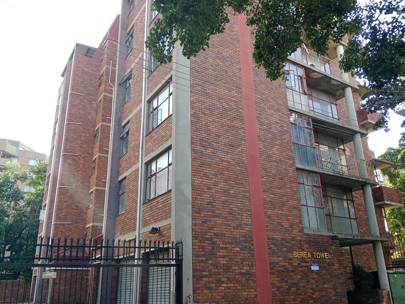 An Affordable Stunning Investment 1.5-Bedroom Apartment in Berea Towers - Berea Park, Pretoria - Photo 5