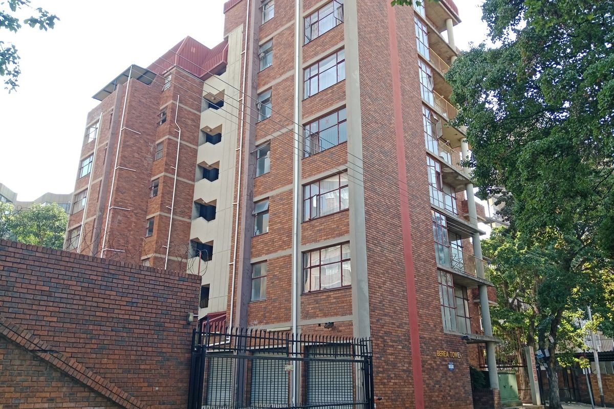 An Affordable Stunning Investment 1.5-Bedroom Apartment in Berea Towers - Berea Park, Pretoria - Photo 3