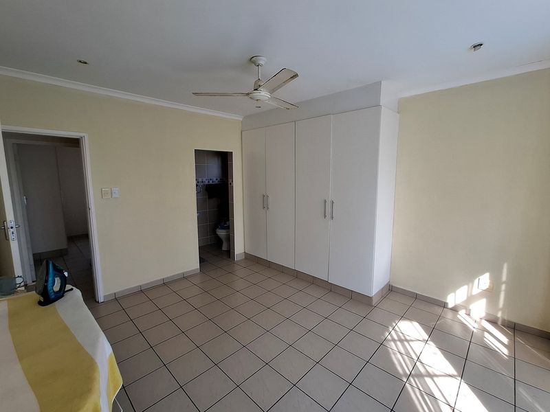 "Charming 2-Bed Townhouse in Serene Margate" - Photo 8