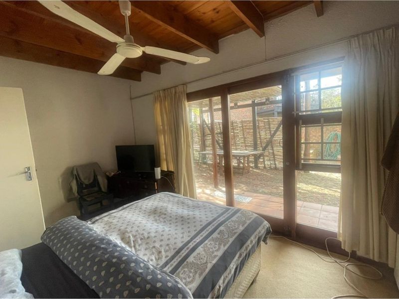 4 Bedroom Charming Coastal Gem in Cintsa East! - Photo 9