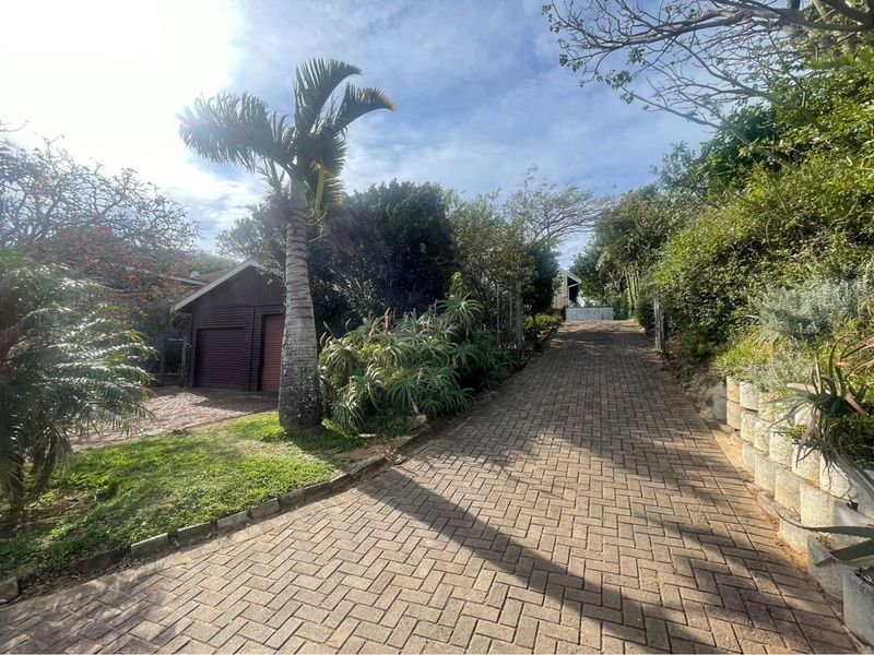 4 Bedroom Charming Coastal Gem in Cintsa East! - Photo 6